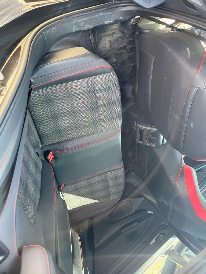2023 Volkswagen GolfGTI 2.0T 220HP L4 7DCT,autocango,china used car exporter,china ev exporter,chinese used car exporter,chinese used ev exporter