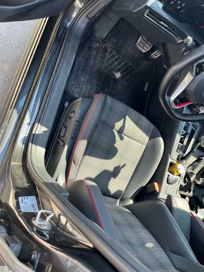 2023 Volkswagen GolfGTI 2.0T 220HP L4 7DCT,autocango,china used car exporter,china ev exporter,chinese used car exporter,chinese used ev exporter