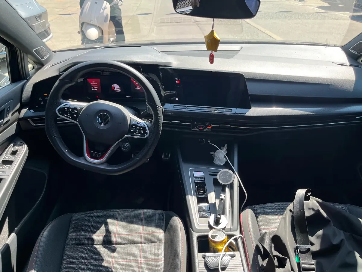 2023 Volkswagen GolfGTI 2.0T 220HP L4 7DCT,autocango,china used car exporter,china ev exporter,chinese used car exporter,chinese used ev exporter