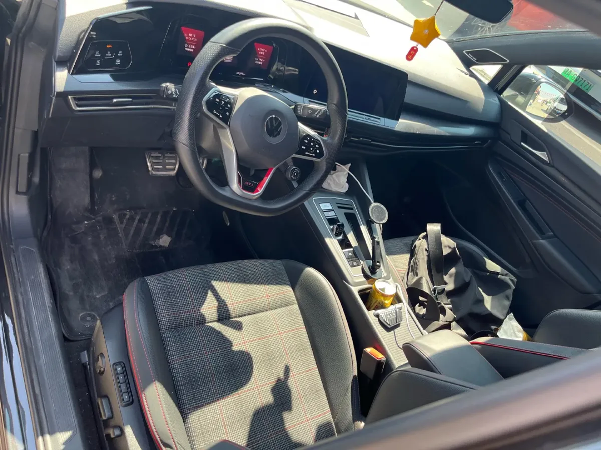 2023 Volkswagen GolfGTI 2.0T 220HP L4 7DCT,autocango,china used car exporter,china ev exporter,chinese used car exporter,chinese used ev exporter