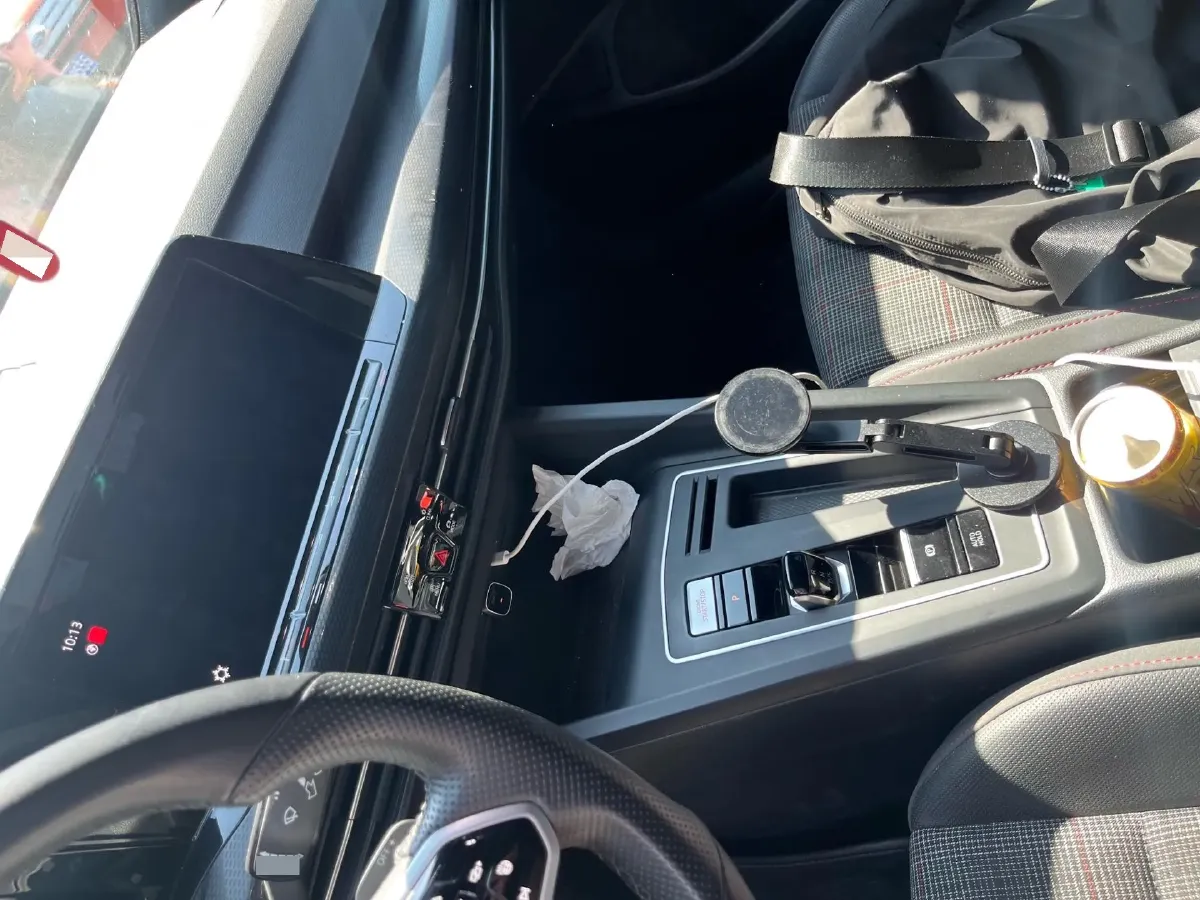 2023 Volkswagen GolfGTI 2.0T 220HP L4 7DCT,autocango,china used car exporter,china ev exporter,chinese used car exporter,chinese used ev exporter