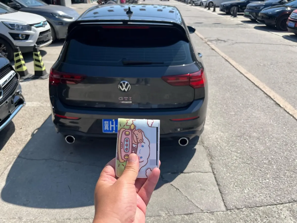 2023 Volkswagen GolfGTI 2.0T 220HP L4 7DCT,autocango,china used car exporter,china ev exporter,chinese used car exporter,chinese used ev exporter