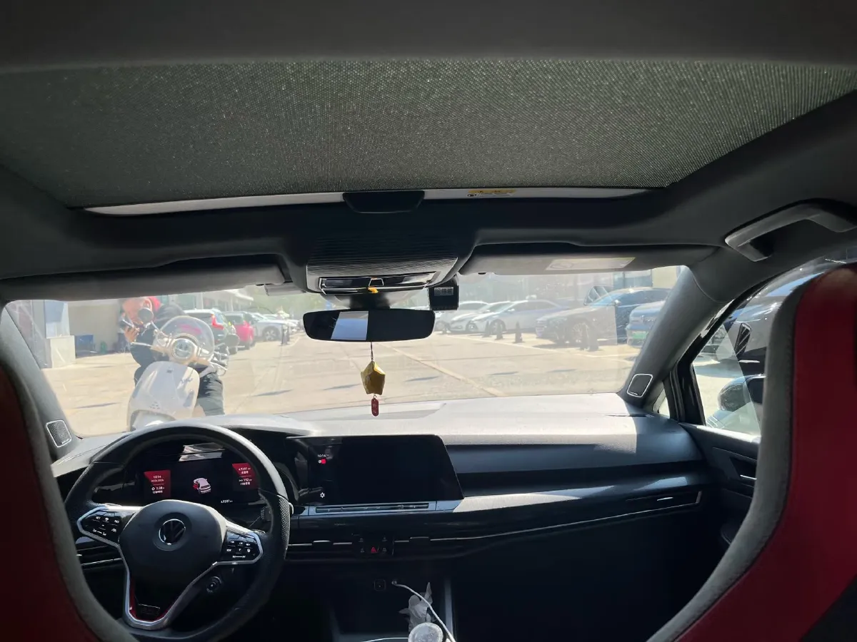 2023 Volkswagen GolfGTI 2.0T 220HP L4 7DCT,autocango,china used car exporter,china ev exporter,chinese used car exporter,chinese used ev exporter