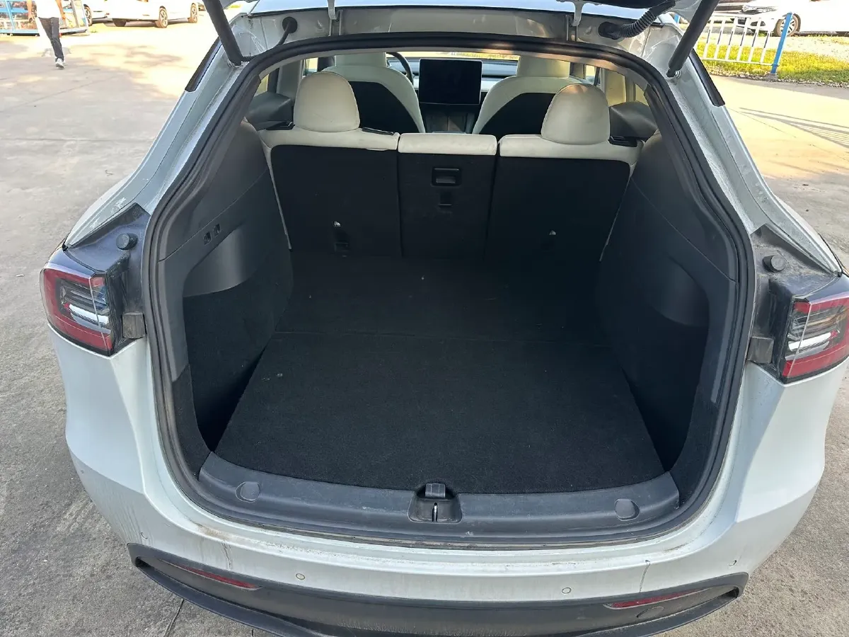 2022 Tesla Model Y BEV 60KWH,autocango,china used car exporter,china ev exporter,chinese used car exporter,chinese used ev exporter