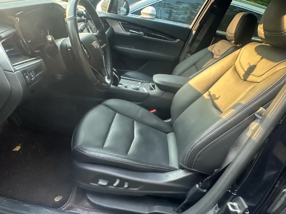 2022 Cadillac XT6 2.0T 237HP L4 9AT,autocango,china used car exporter,china ev exporter,chinese used car exporter,chinese used ev exporter