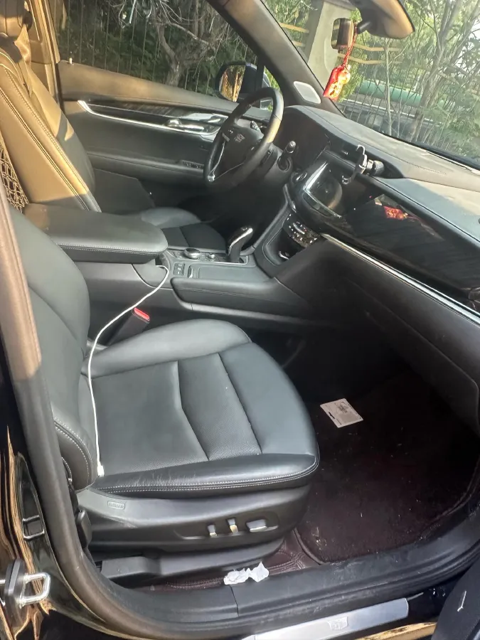 2022 Cadillac XT6 2.0T 237HP L4 9AT,autocango,china used car exporter,china ev exporter,chinese used car exporter,chinese used ev exporter