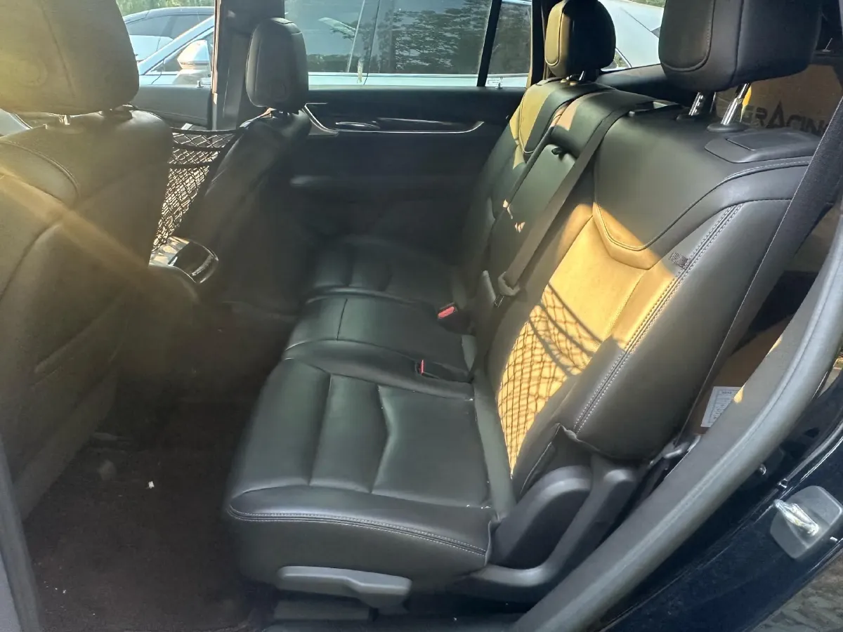 2022 Cadillac XT6 2.0T 237HP L4 9AT,autocango,china used car exporter,china ev exporter,chinese used car exporter,chinese used ev exporter