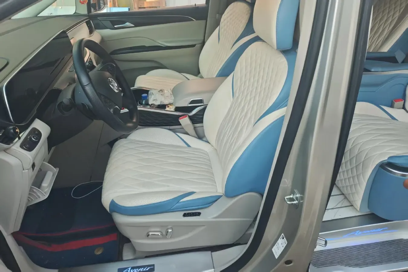 2022 Buick GL8 2.0T 237HP L4 9AT,autocango,china used car exporter,china ev exporter,chinese used car exporter,chinese used ev exporter