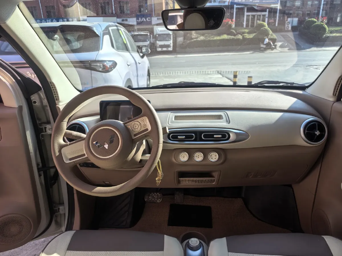 2025 WuLing HongGuang MINI EV BEV 16.2KWH,autocango,china used car exporter,china ev exporter,chinese used car exporter,chinese used ev exporter