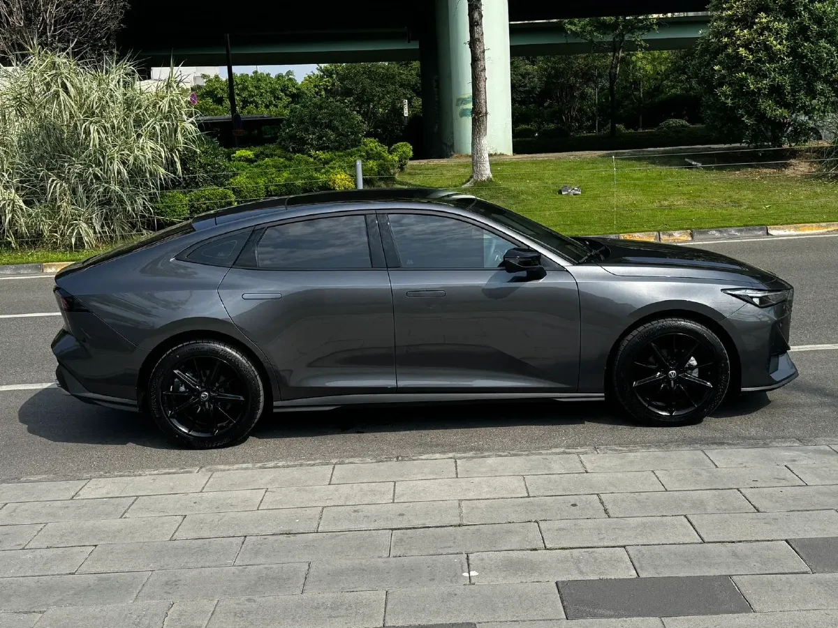 2023 ChangAn UNI-V 1.5T 188HP L4 7DCT,autocango,china used car exporter,china ev exporter,chinese used car exporter,chinese used ev exporter