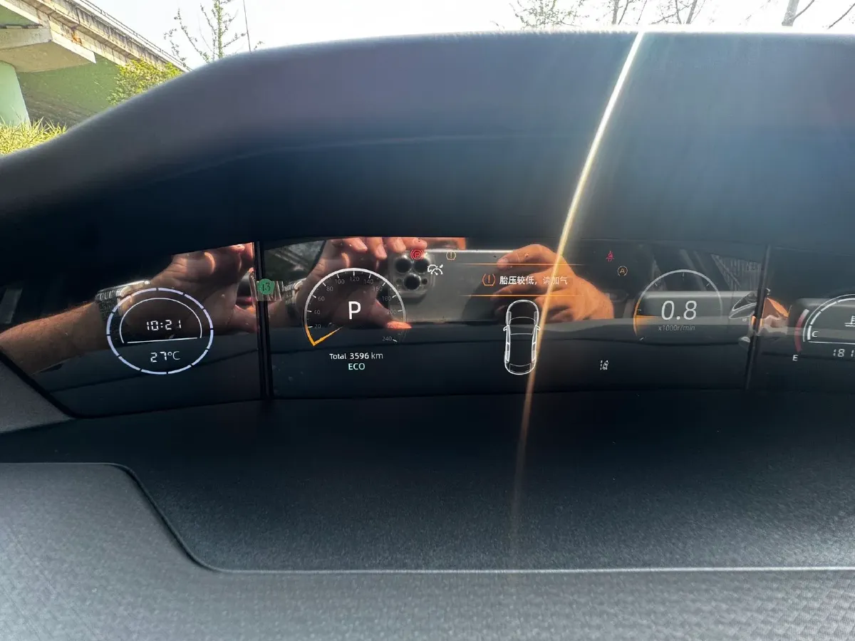 2023 ChangAn UNI-V 1.5T 188HP L4 7DCT,autocango,china used car exporter,china ev exporter,chinese used car exporter,chinese used ev exporter