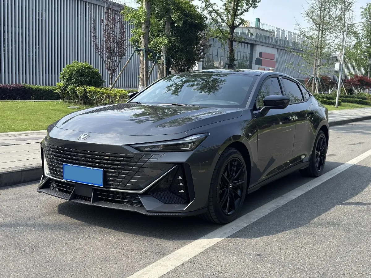 2023 ChangAn UNI-V 1.5T 188HP L4 7DCT,autocango,china used car exporter,china ev exporter,chinese used car exporter,chinese used ev exporter