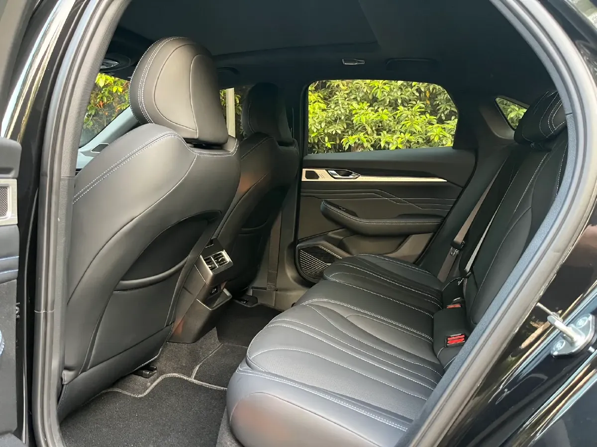 2025 Geely Preface 1.5T 181HP L4 7DCT,autocango,china used car exporter,china ev exporter,chinese used car exporter,chinese used ev exporter