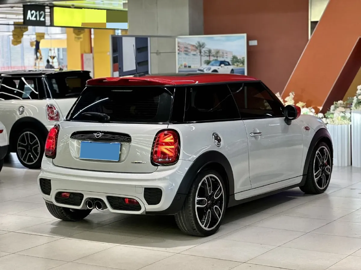 2020 MINI JCW 2.0T 231HP L4 8AT,autocango,china used car exporter,china ev exporter,chinese used car exporter,chinese used ev exporter