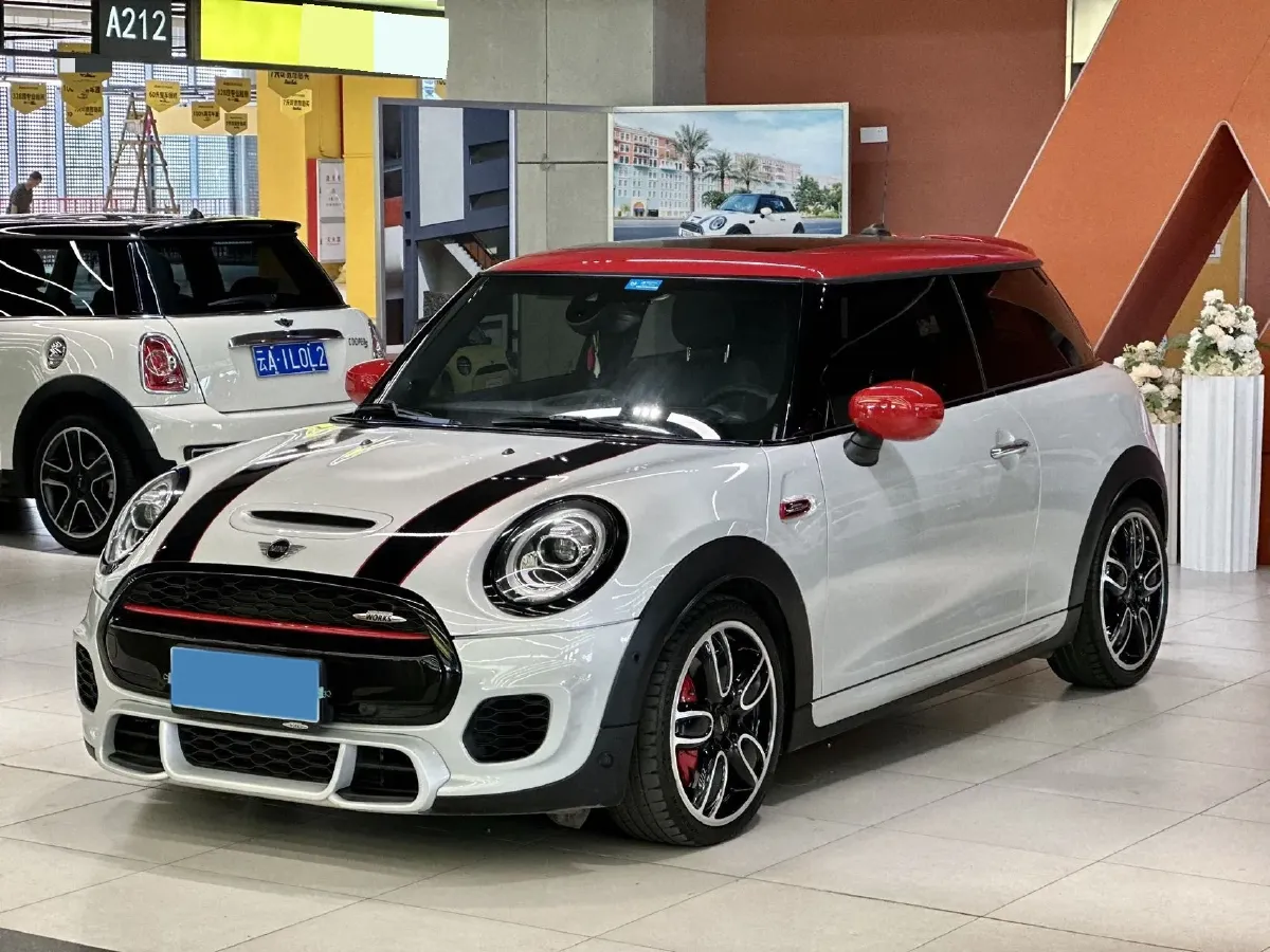 2020 MINI JCW 2.0T 231HP L4 8AT,autocango,china used car exporter,china ev exporter,chinese used car exporter,chinese used ev exporter