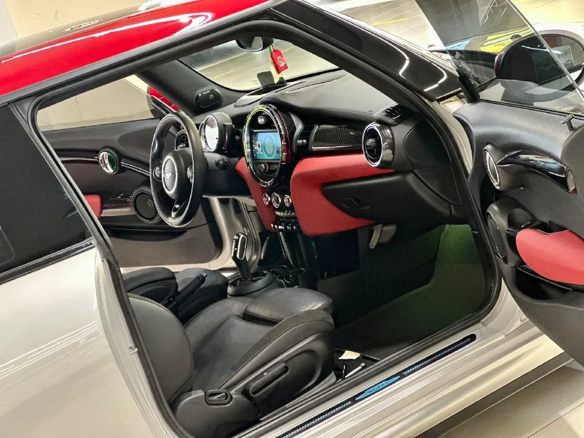 2020 MINI JCW 2.0T 231HP L4 8AT,autocango,china used car exporter,china ev exporter,chinese used car exporter,chinese used ev exporter