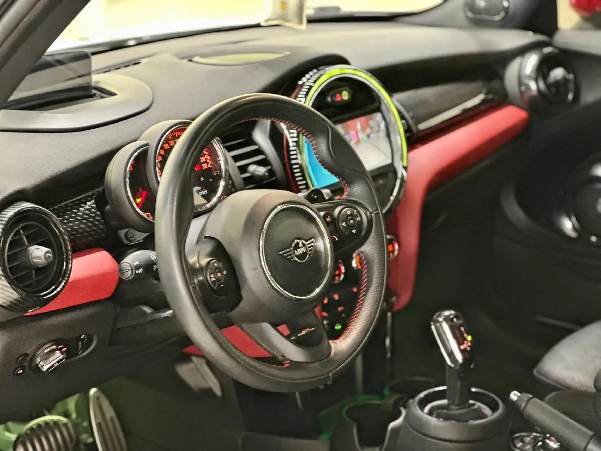 2020 MINI JCW 2.0T 231HP L4 8AT,autocango,china used car exporter,china ev exporter,chinese used car exporter,chinese used ev exporter