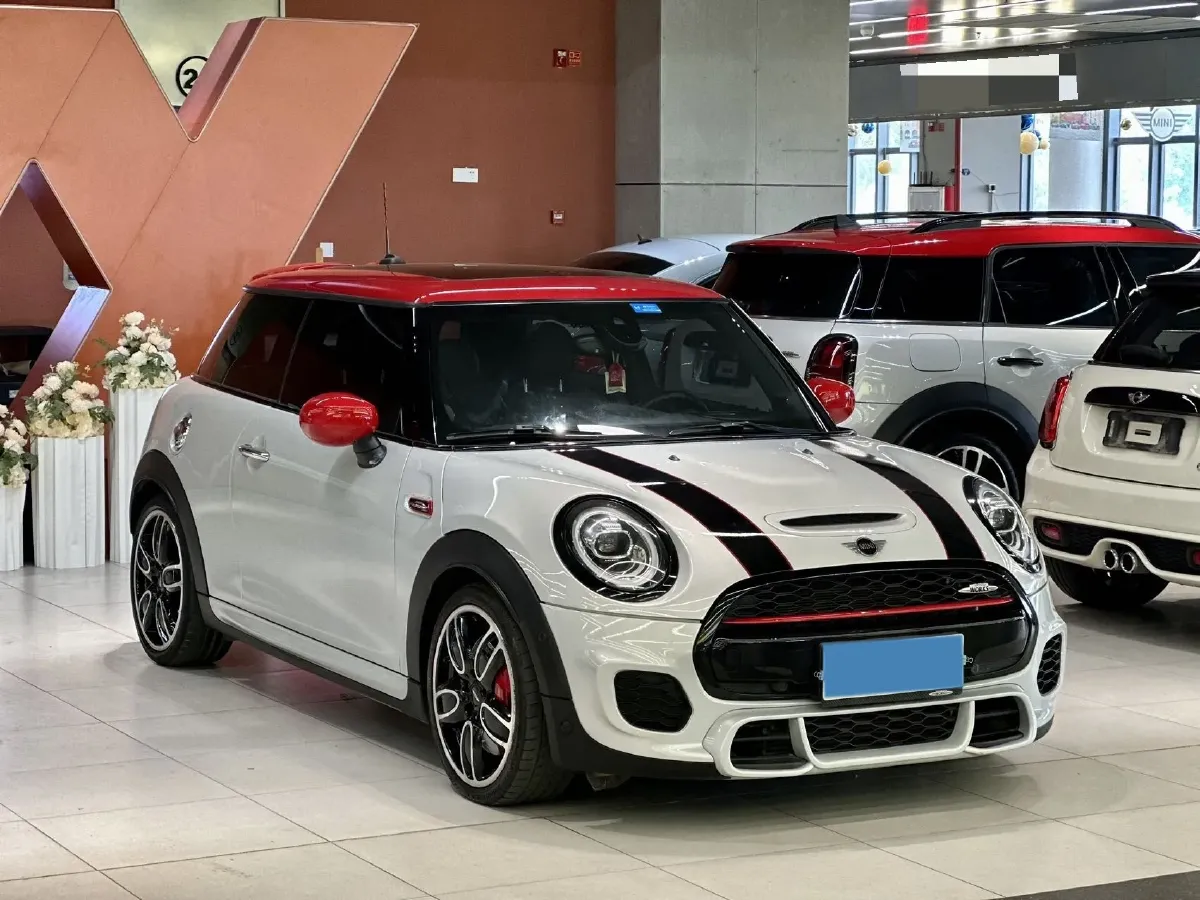 2020 MINI JCW 2.0T 231HP L4 8AT,autocango,china used car exporter,china ev exporter,chinese used car exporter,chinese used ev exporter