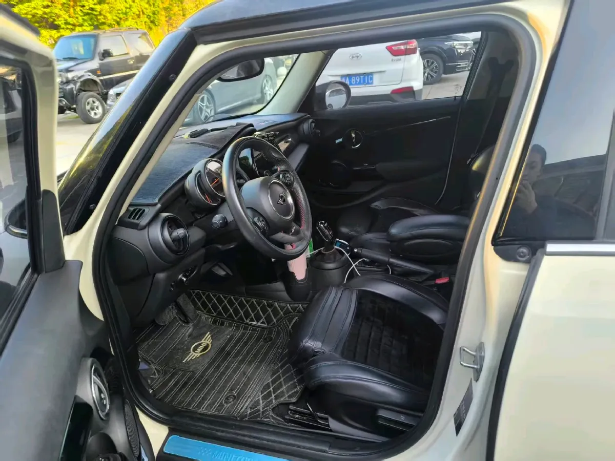 2019 MINI MINI 2.0T 192HP L4 7DCT,autocango,china used car exporter,china ev exporter,chinese used car exporter,chinese used ev exporter