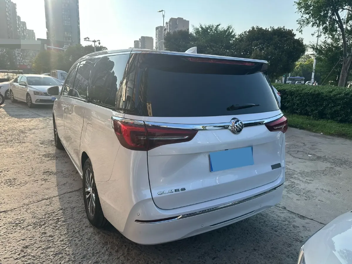 2023 Buick GL8 2.0T 237HP L4 9AT,autocango,china used car exporter,china ev exporter,chinese used car exporter,chinese used ev exporter