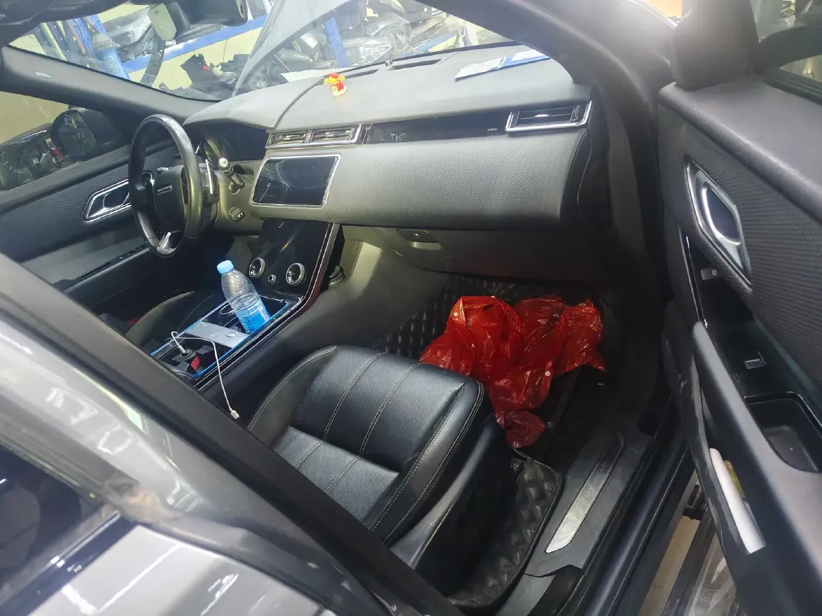 2020 Land Rover Range Rover Velar 2.0T 250HP L4 8AT,autocango,china used car exporter,china ev exporter,chinese used car exporter,chinese used ev exporter