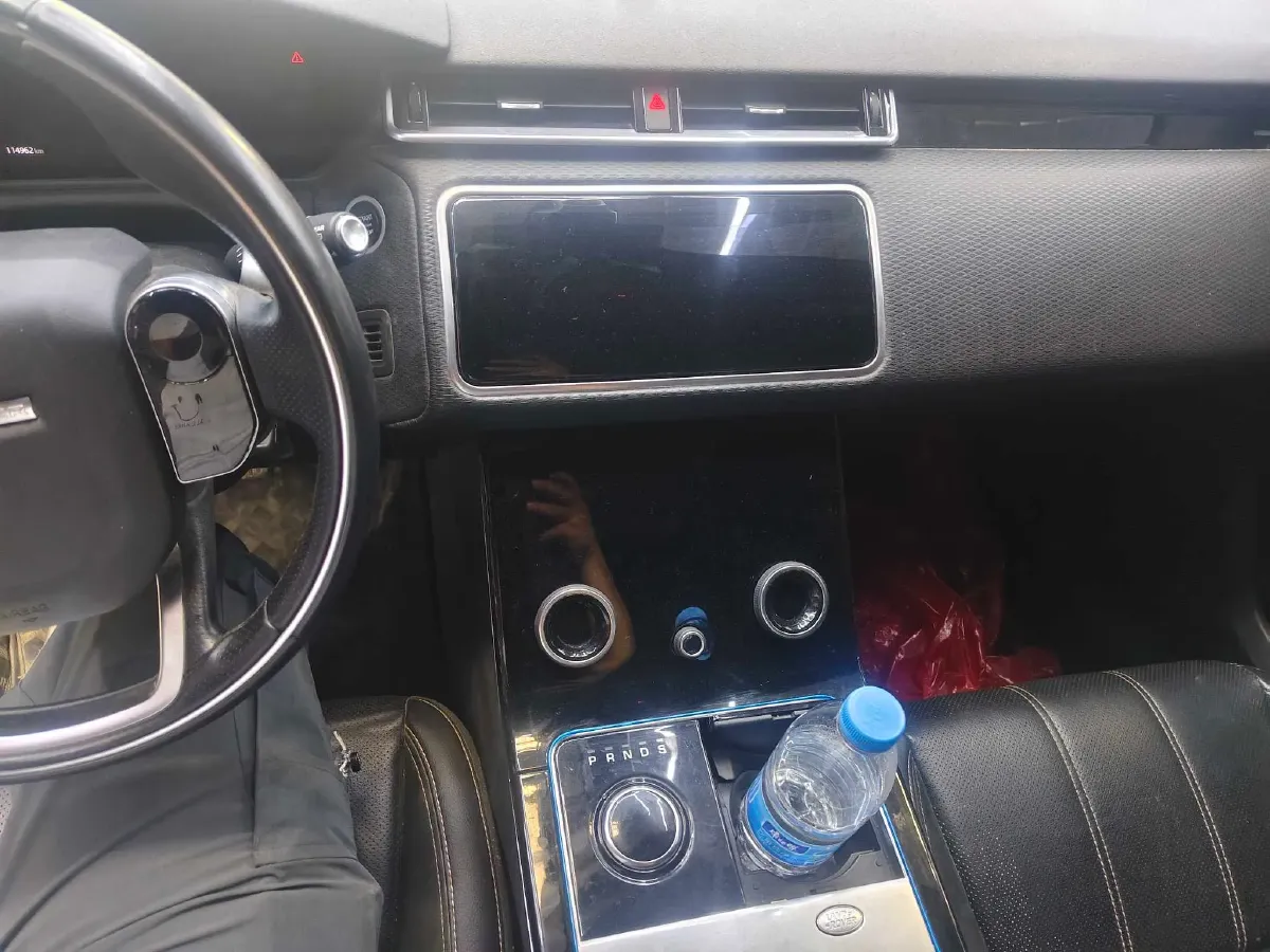 2020 Land Rover Range Rover Velar 2.0T 250HP L4 8AT,autocango,china used car exporter,china ev exporter,chinese used car exporter,chinese used ev exporter