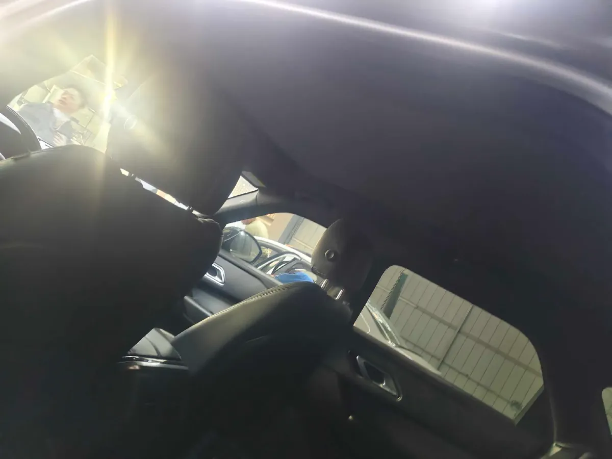 2020 Land Rover Range Rover Velar 2.0T 250HP L4 8AT,autocango,china used car exporter,china ev exporter,chinese used car exporter,chinese used ev exporter