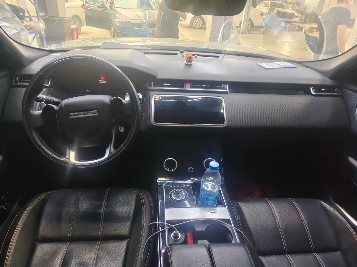 2020 Land Rover Range Rover Velar 2.0T 250HP L4 8AT,autocango,china used car exporter,china ev exporter,chinese used car exporter,chinese used ev exporter