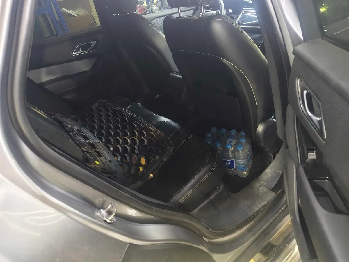 2020 Land Rover Range Rover Velar 2.0T 250HP L4 8AT,autocango,china used car exporter,china ev exporter,chinese used car exporter,chinese used ev exporter