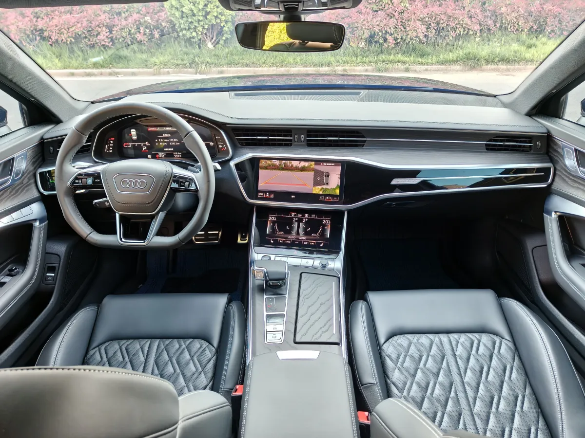 2025 Audi A6L 3.0T 340HP V6 7DCT,autocango,china used car exporter,china ev exporter,chinese used car exporter,chinese used ev exporter