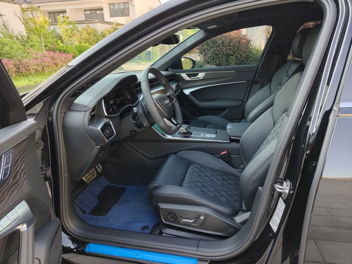 2025 Audi A6L 3.0T 340HP V6 7DCT,autocango,china used car exporter,china ev exporter,chinese used car exporter,chinese used ev exporter