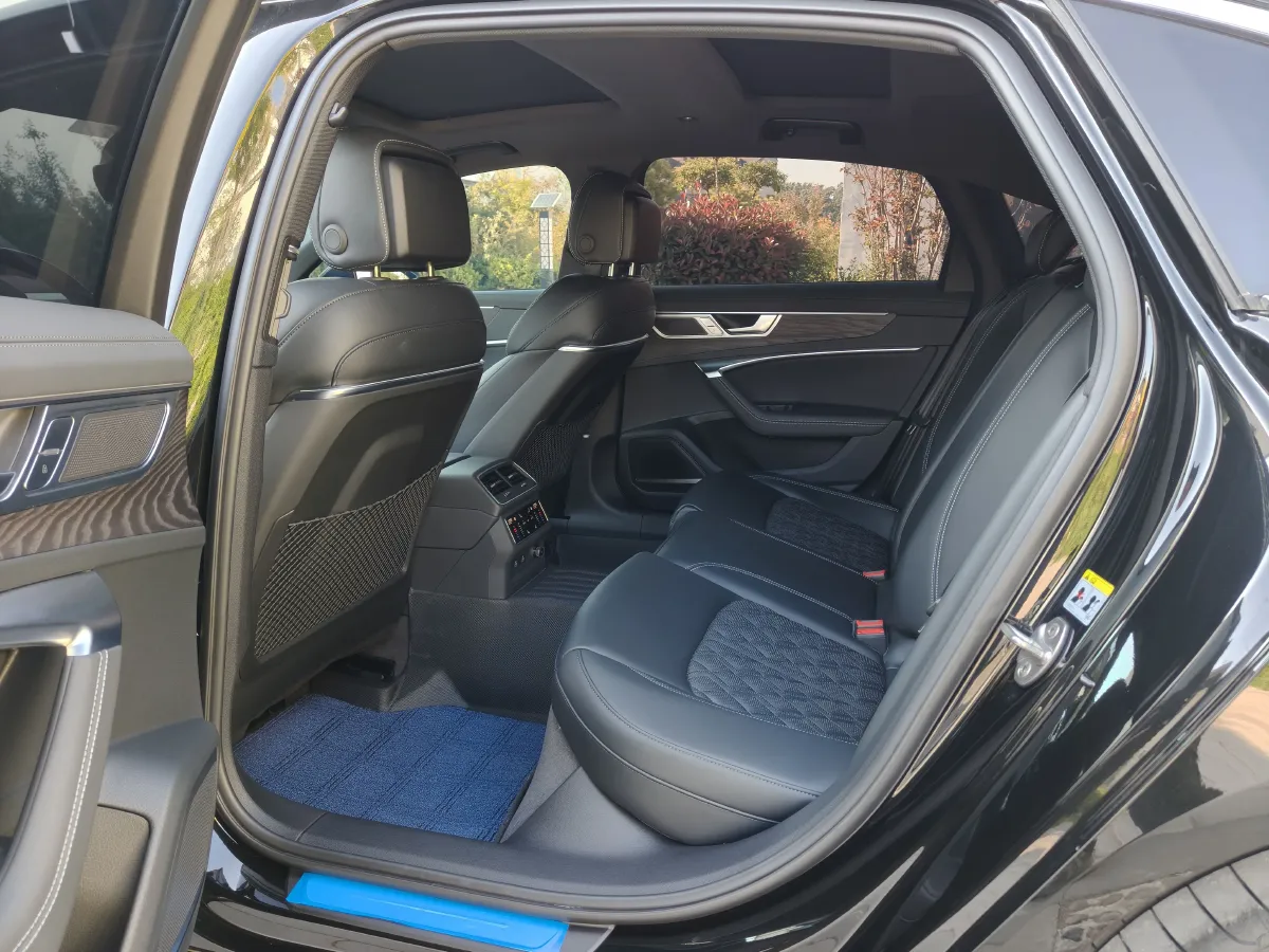 2025 Audi A6L 3.0T 340HP V6 7DCT,autocango,china used car exporter,china ev exporter,chinese used car exporter,chinese used ev exporter