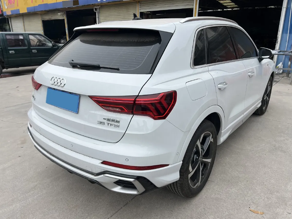2025 Audi Q3 1.5T 160HP L4 7DCT,autocango,china used car exporter,china ev exporter,chinese used car exporter,chinese used ev exporter