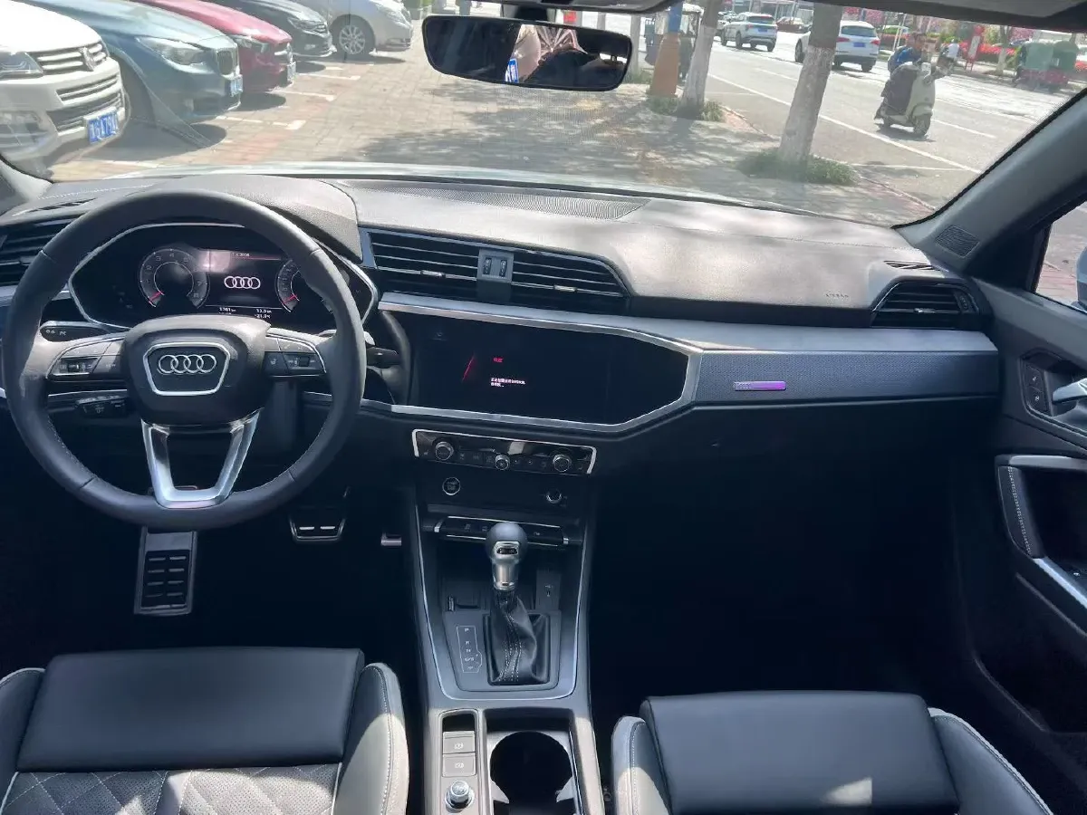 2025 Audi Q3 1.5T 160HP L4 7DCT,autocango,china used car exporter,china ev exporter,chinese used car exporter,chinese used ev exporter