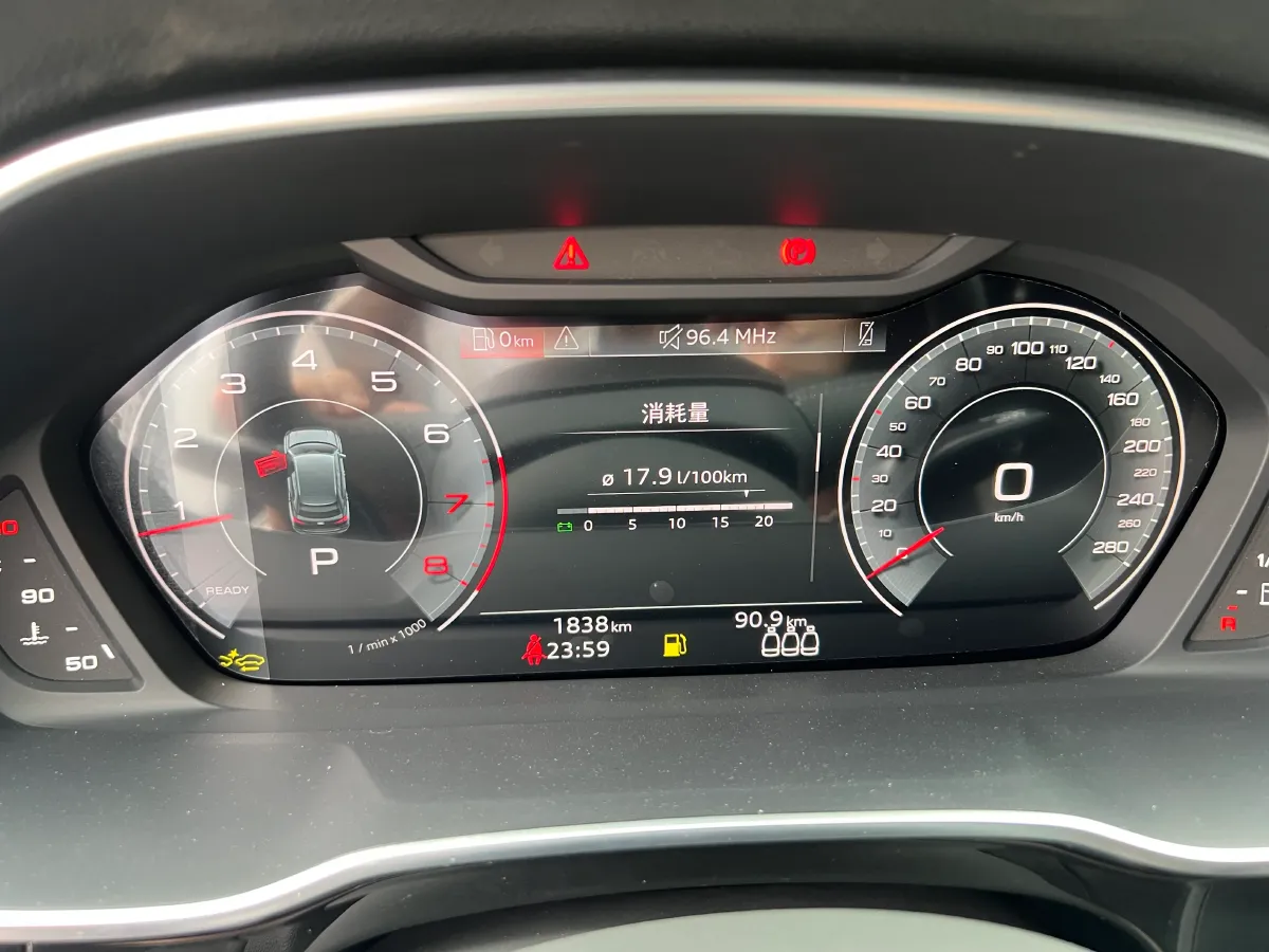 2025 Audi Q3 1.5T 160HP L4 7DCT,autocango,china used car exporter,china ev exporter,chinese used car exporter,chinese used ev exporter