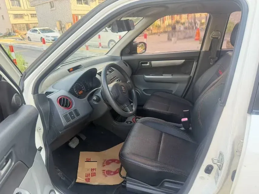 2015 Suzuki Swift 1.5L 103HP L4 4AT,autocango,china used car exporter,china ev exporter,chinese used car exporter,chinese used ev exporter