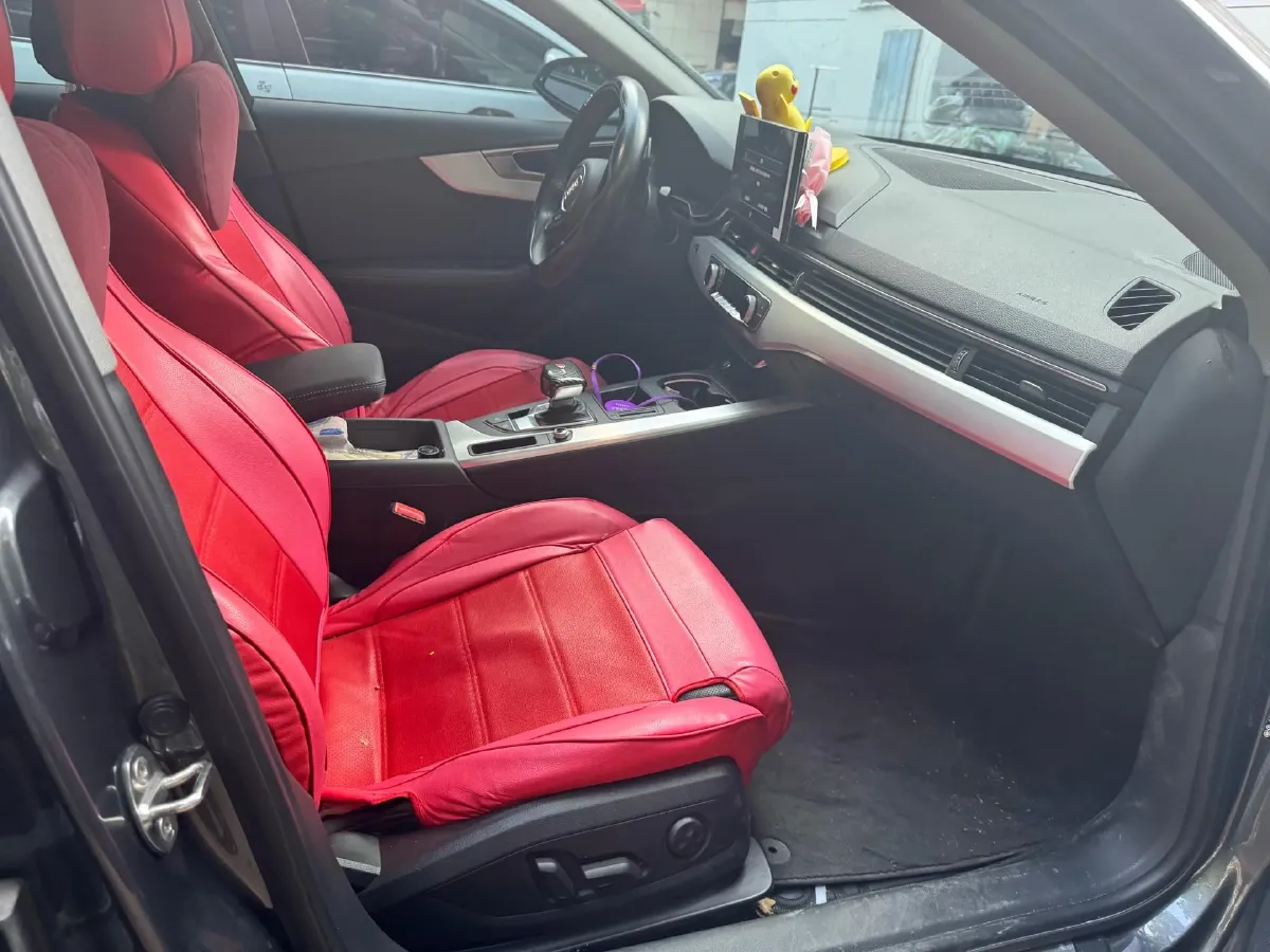 2022 Audi A4L 2.0T 190HP L4 7DCT,autocango,china used car exporter,china ev exporter,chinese used car exporter,chinese used ev exporter