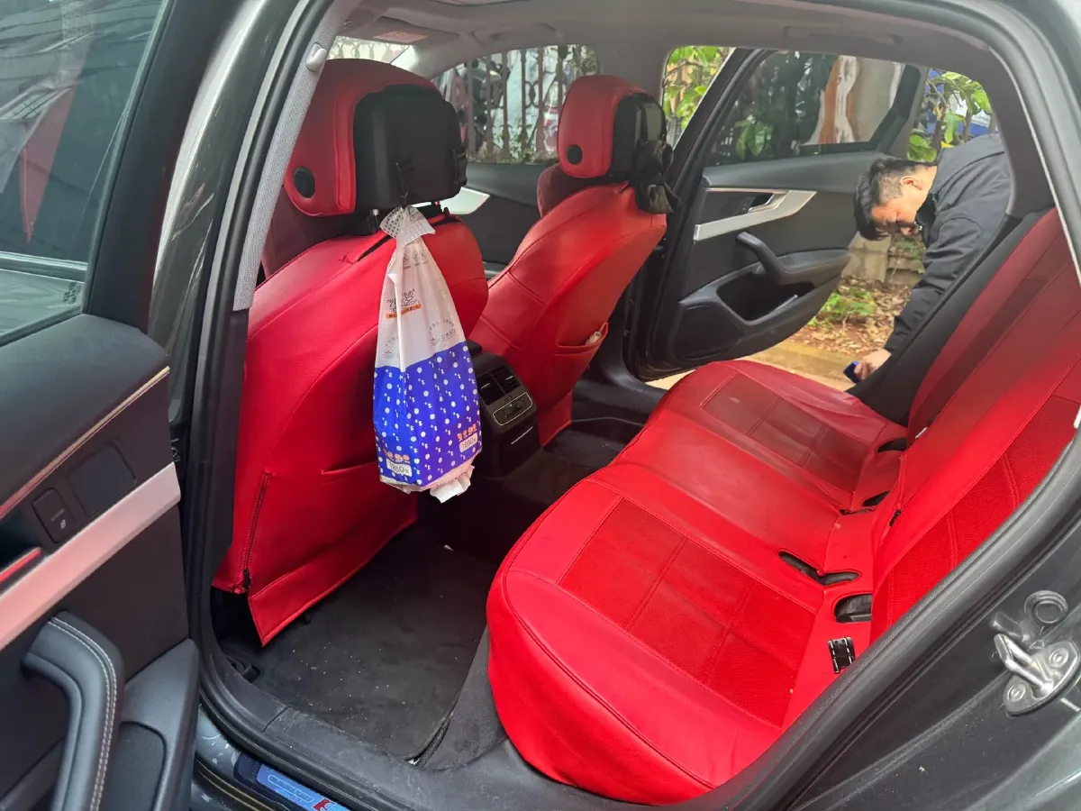 2022 Audi A4L 2.0T 190HP L4 7DCT,autocango,china used car exporter,china ev exporter,chinese used car exporter,chinese used ev exporter