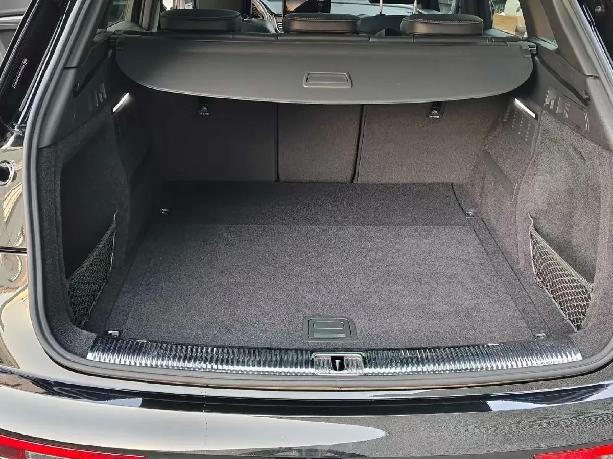 2024 Audi Q5L Sportback 2.0T 190HP L4 7DCT,autocango,china used car exporter,china ev exporter,chinese used car exporter,chinese used ev exporter