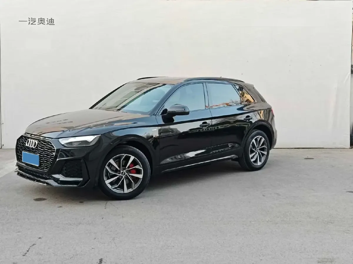 2024 Audi Q5L Sportback 2.0T 190HP L4 7DCT,autocango,china used car exporter,china ev exporter,chinese used car exporter,chinese used ev exporter