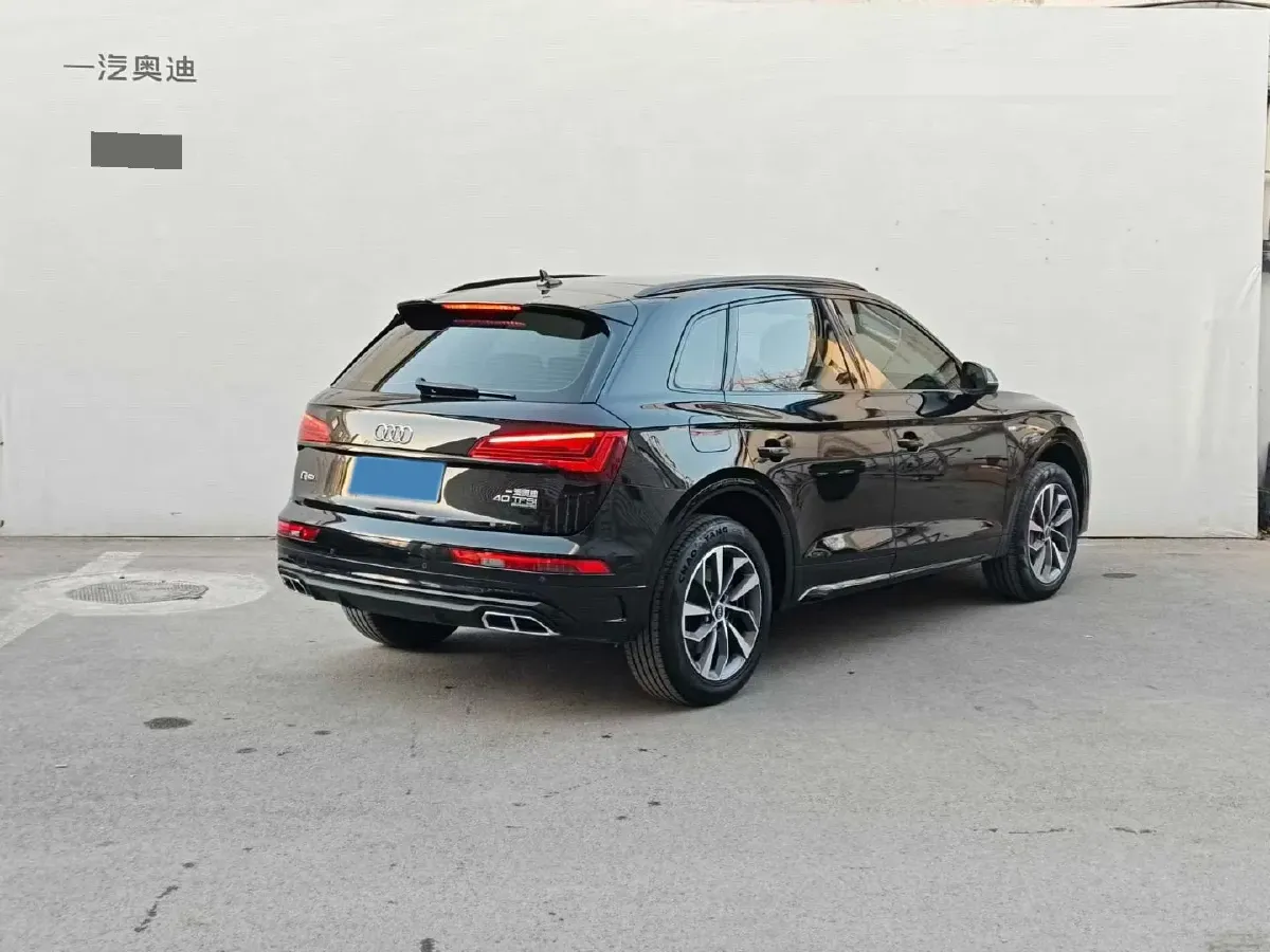 2024 Audi Q5L Sportback 2.0T 190HP L4 7DCT,autocango,china used car exporter,china ev exporter,chinese used car exporter,chinese used ev exporter