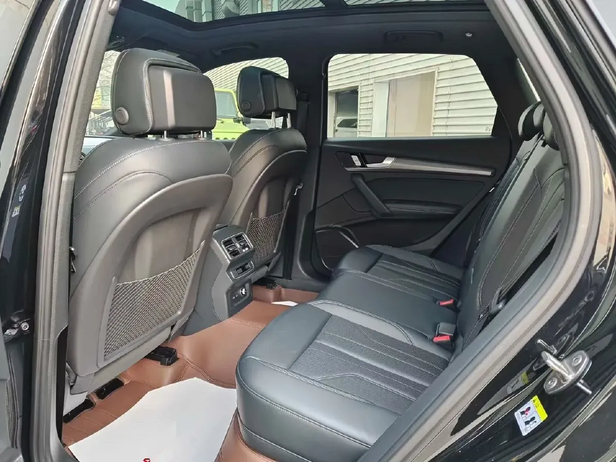 2024 Audi Q5L Sportback 2.0T 190HP L4 7DCT,autocango,china used car exporter,china ev exporter,chinese used car exporter,chinese used ev exporter