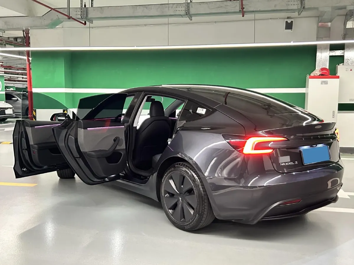 2025 Tesla Model 3 BEV 62.5KWH,autocango,china used car exporter,china ev exporter,chinese used car exporter,chinese used ev exporter