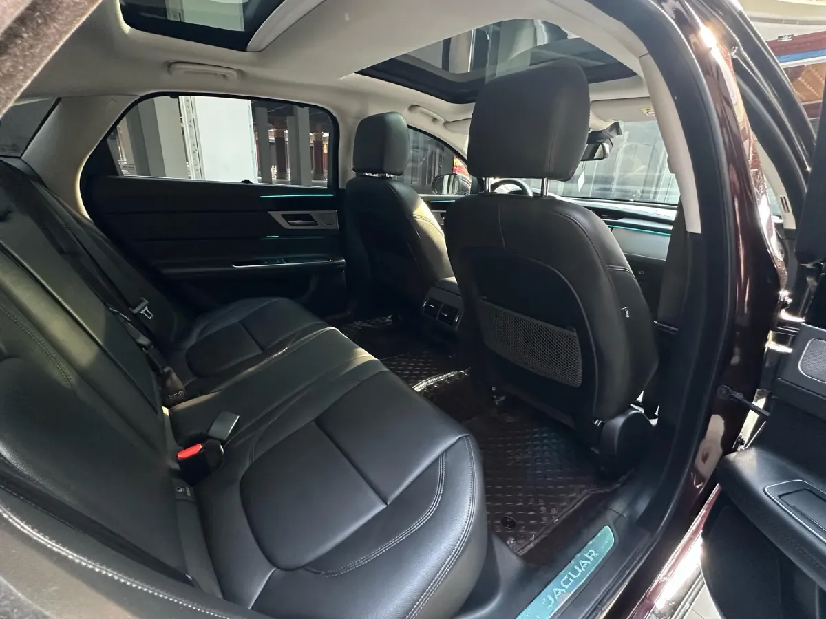 2020 Jaguar XFL 2.0T 200HP L4 8AT,autocango,china used car exporter,china ev exporter,chinese used car exporter,chinese used ev exporter