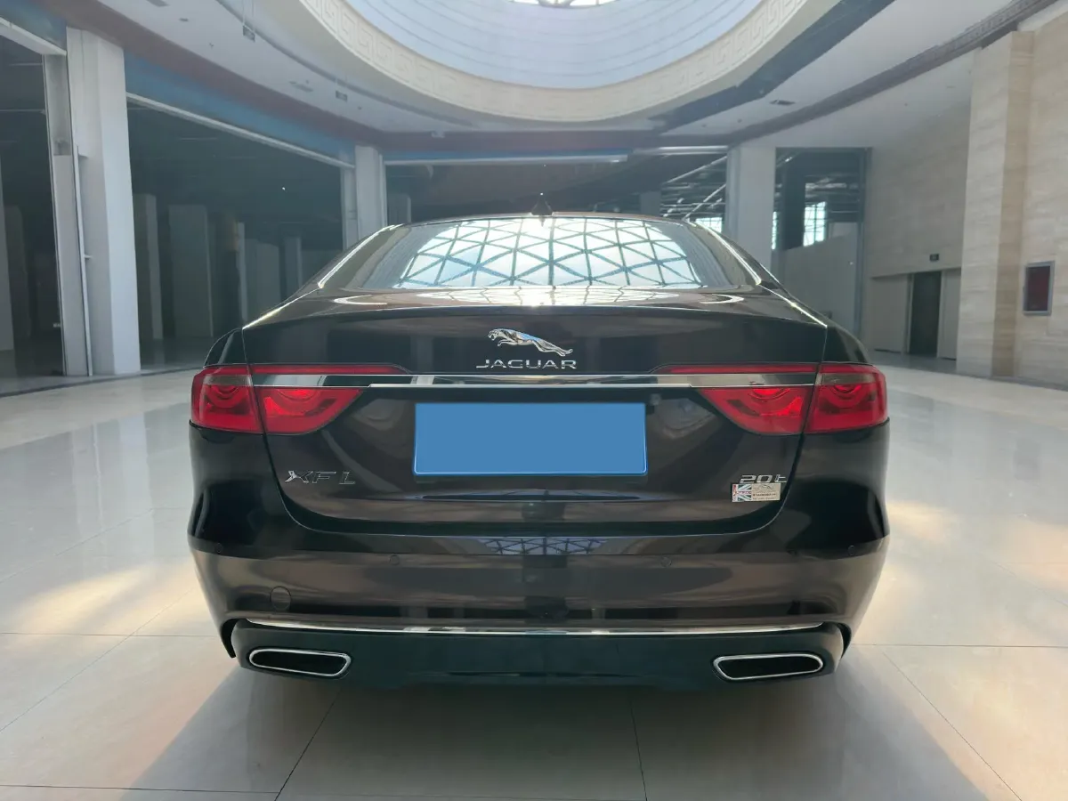 2020 Jaguar XFL 2.0T 200HP L4 8AT,autocango,china used car exporter,china ev exporter,chinese used car exporter,chinese used ev exporter