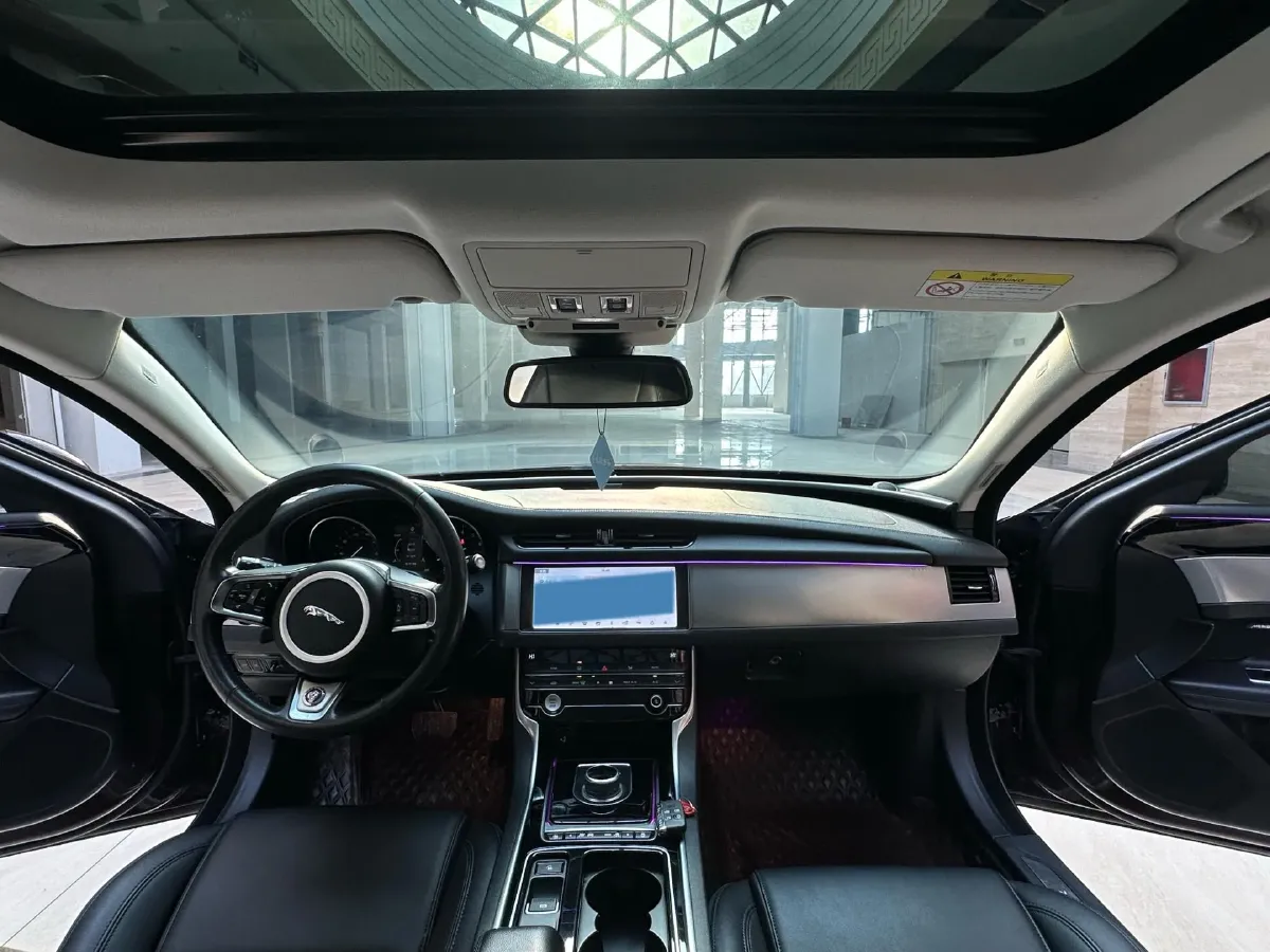 2020 Jaguar XFL 2.0T 200HP L4 8AT,autocango,china used car exporter,china ev exporter,chinese used car exporter,chinese used ev exporter