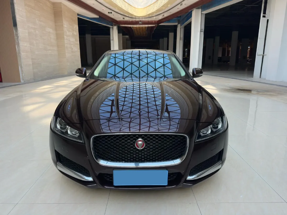 2020 Jaguar XFL 2.0T 200HP L4 8AT,autocango,china used car exporter,china ev exporter,chinese used car exporter,chinese used ev exporter