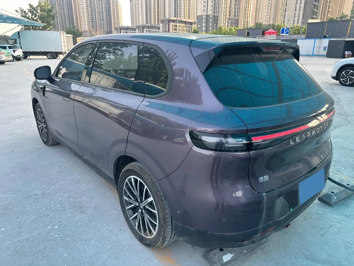 2025 Leapmotor B10 BEV 67.1KWH,autocango,china used car exporter,china ev exporter,chinese used car exporter,chinese used ev exporter