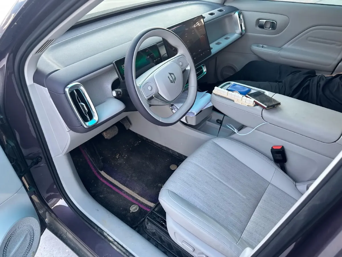 2025 Leapmotor B10 BEV 67.1KWH,autocango,china used car exporter,china ev exporter,chinese used car exporter,chinese used ev exporter