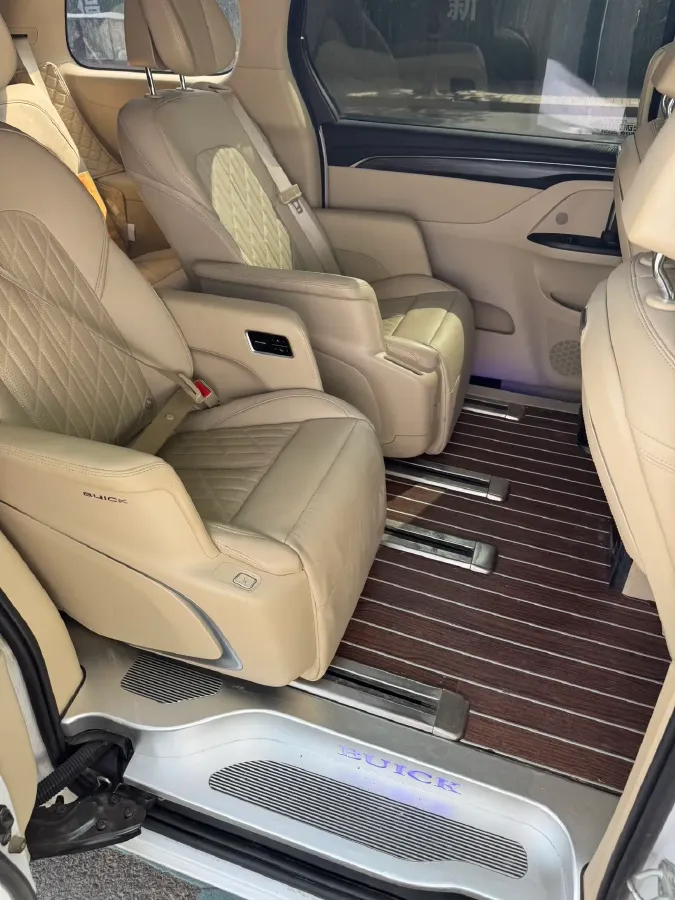 2023 Buick GL8 2.0T 237HP L4 9AT,autocango,china used car exporter,china ev exporter,chinese used car exporter,chinese used ev exporter